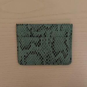 Green Faux Snake Skin Card Holder 🐍